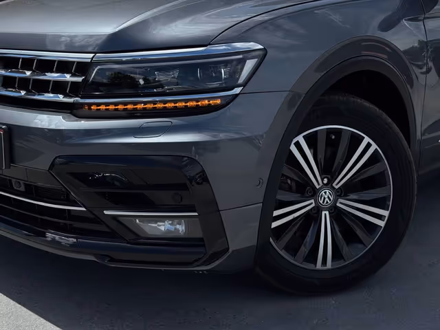 Volkswagen Tiguan - фото 2