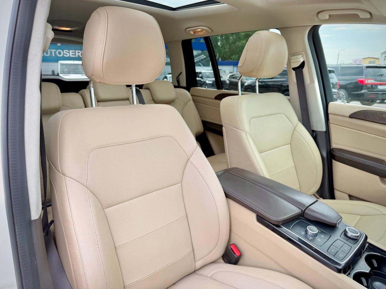 Mercedes-Benz GLS - фото 18