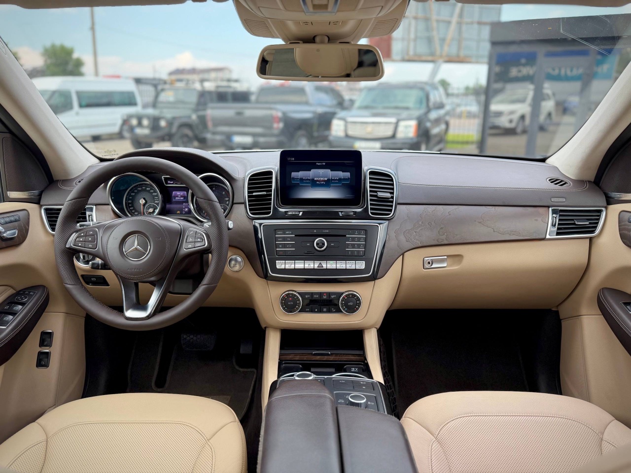 Mercedes-Benz GLS - фото 27