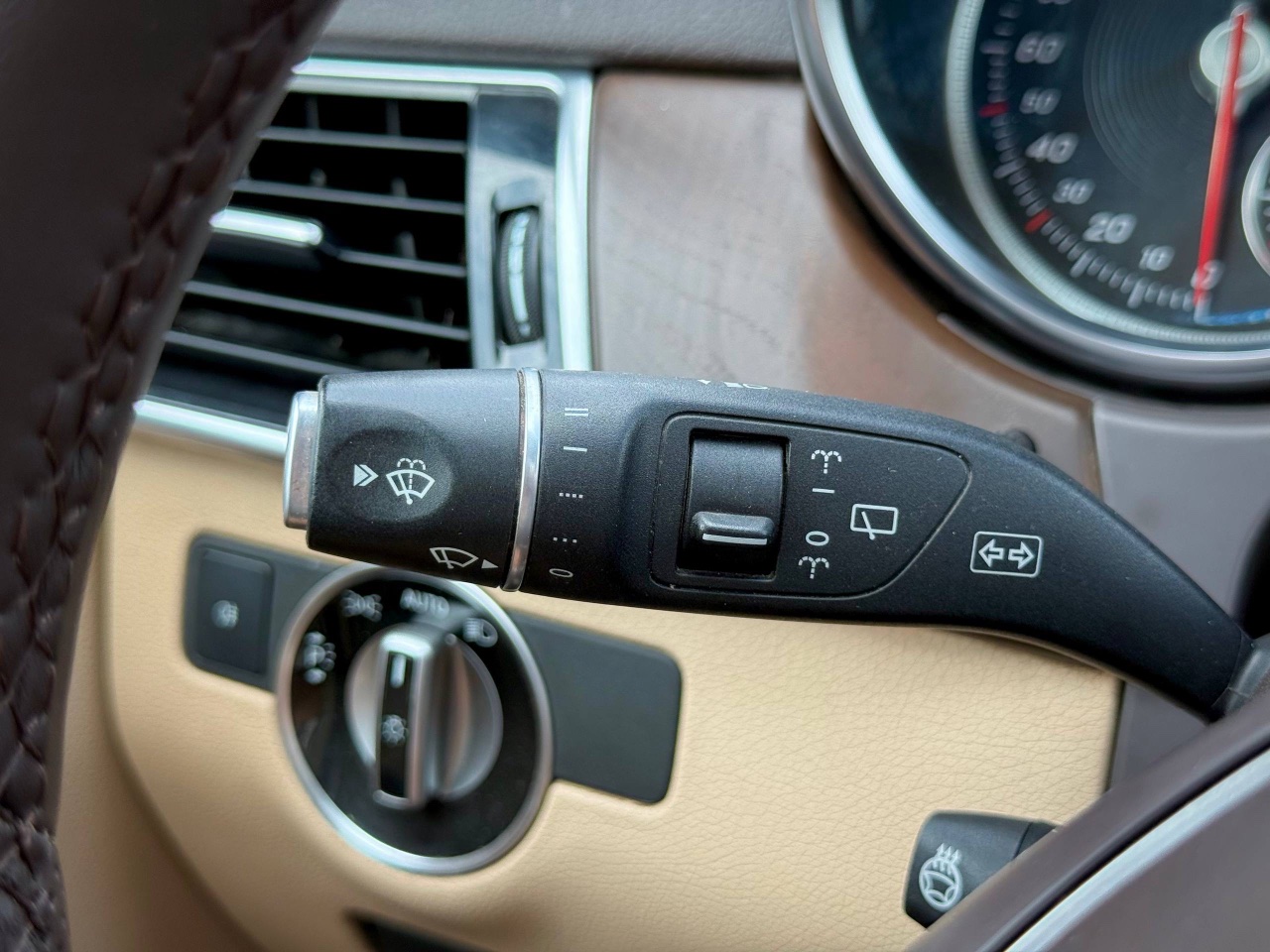 Mercedes-Benz GLS - фото 19