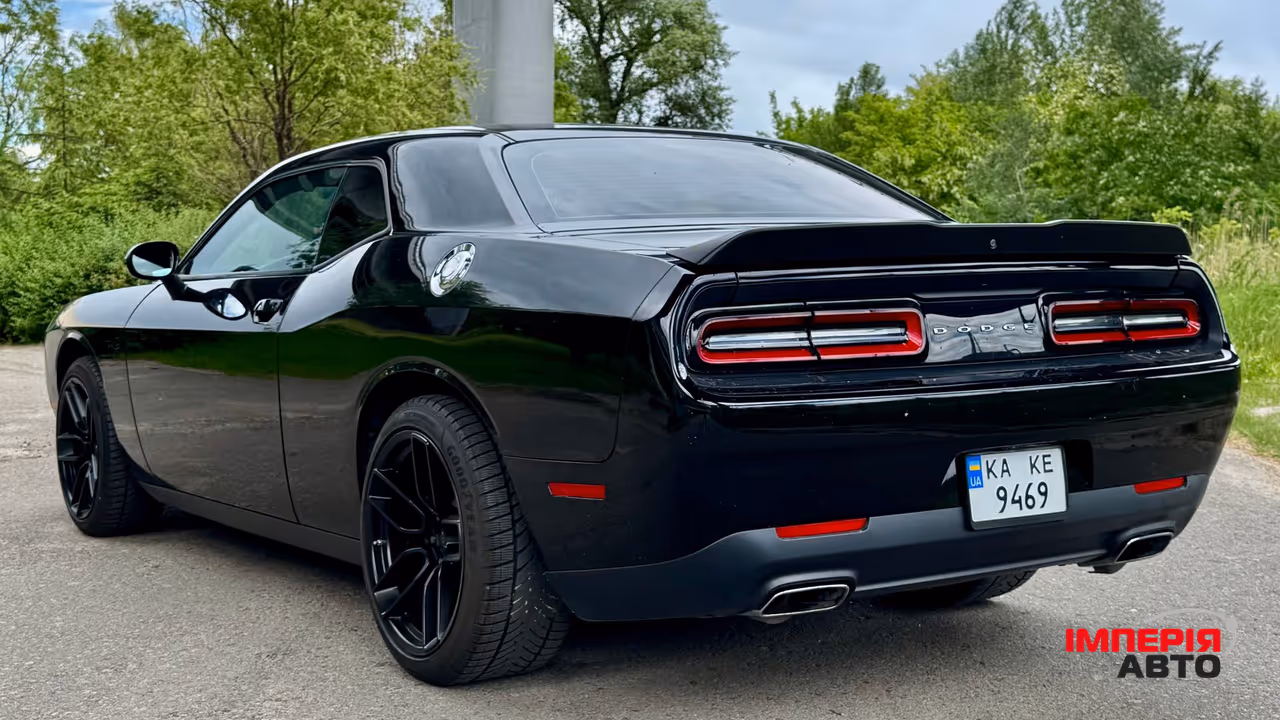 Dodge Challenger - фото 6