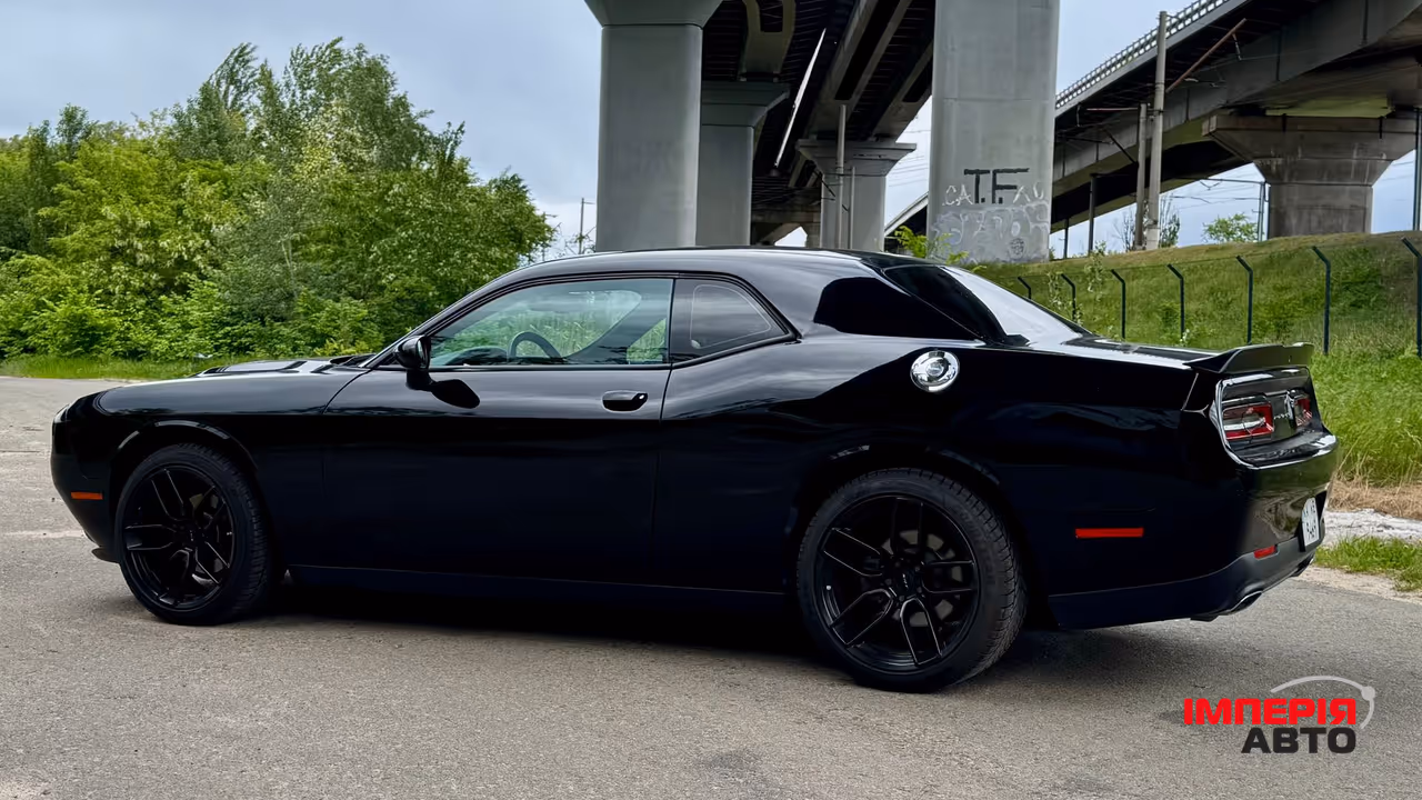 Dodge Challenger - фото 5
