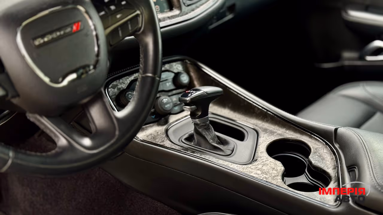 Dodge Challenger - фото 12