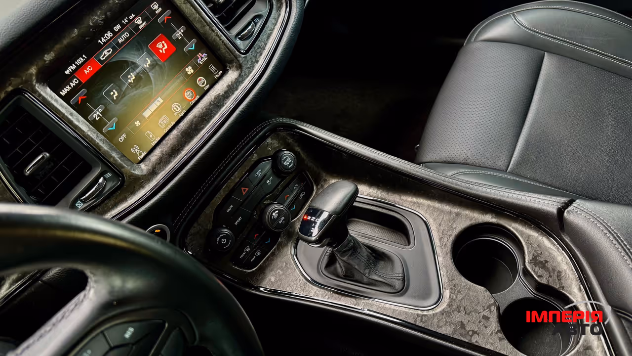Dodge Challenger - фото 14