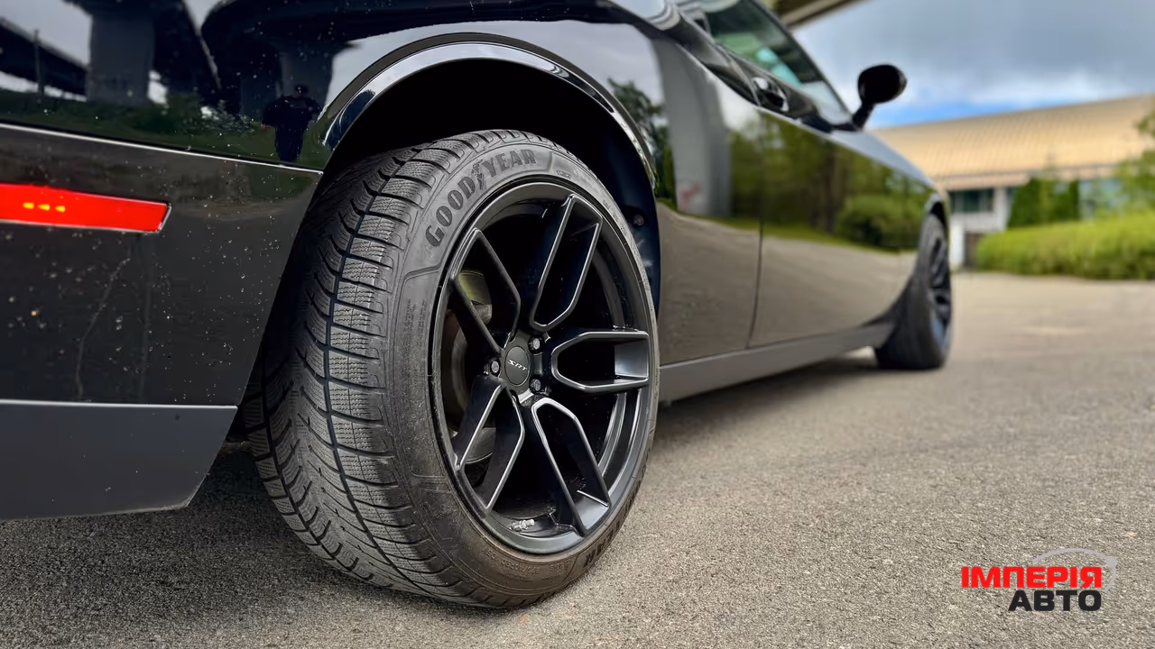 Dodge Challenger - фото 9
