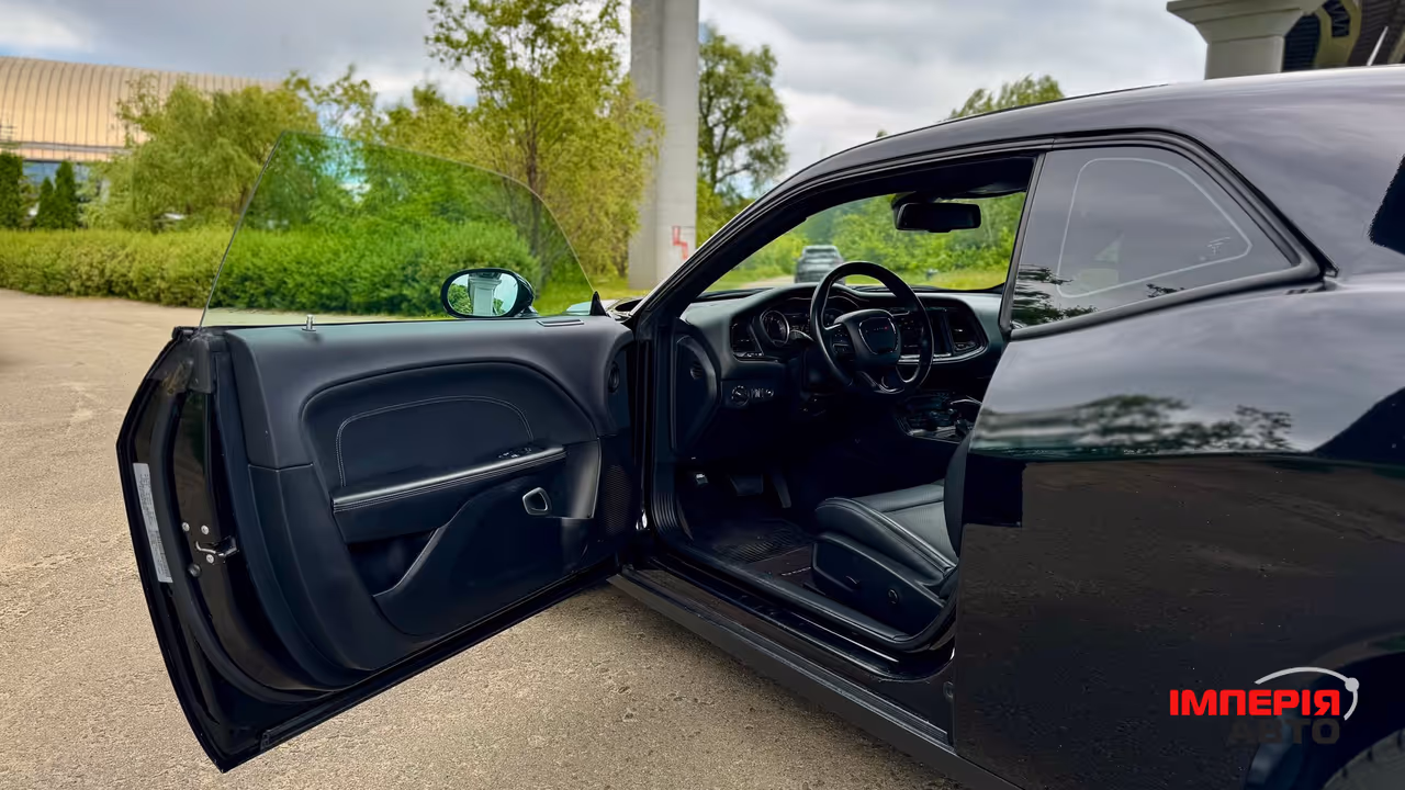 Dodge Challenger - фото 10