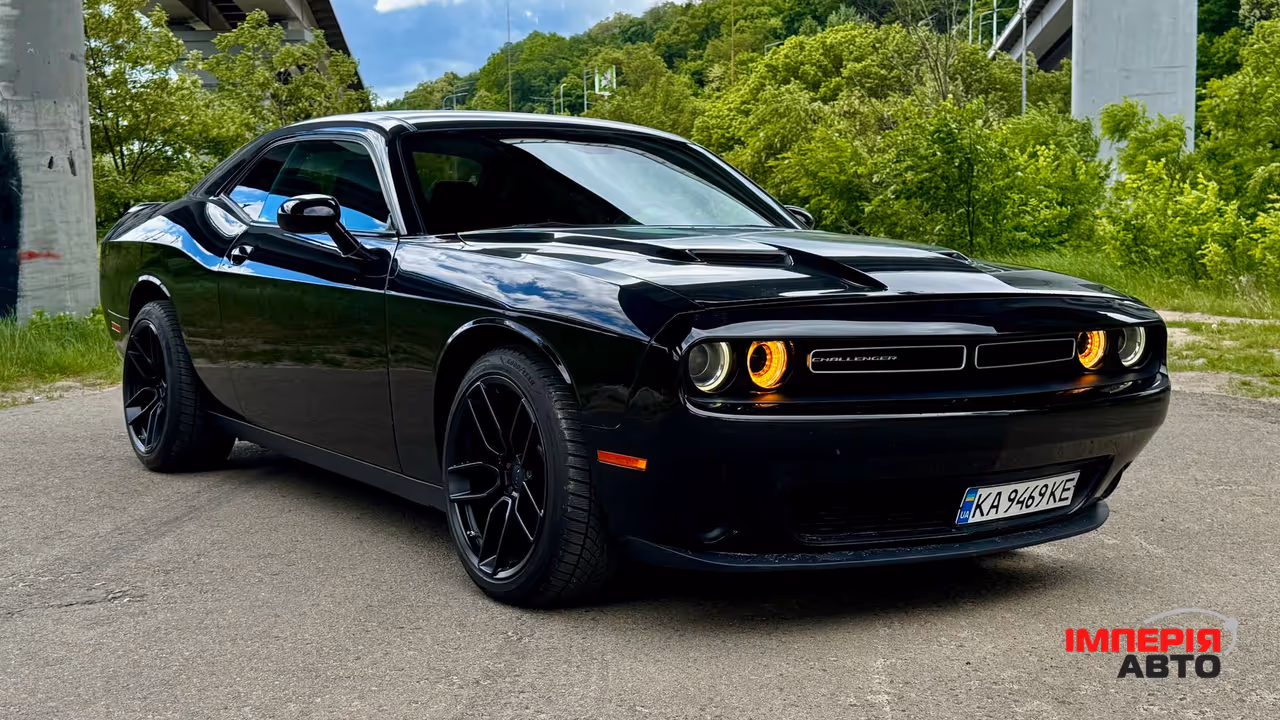 Dodge Challenger - фото 1