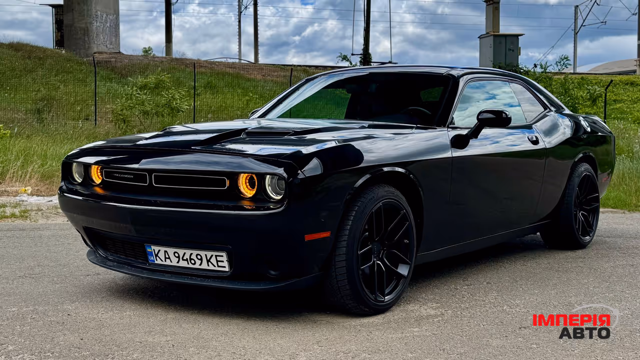 Dodge Challenger - фото 2