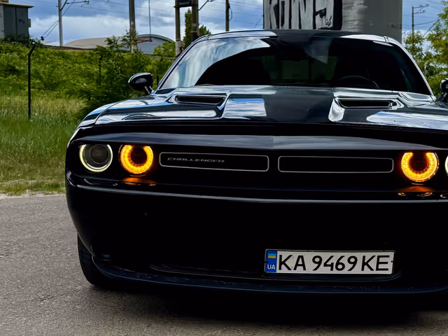 Dodge Challenger - фото 3