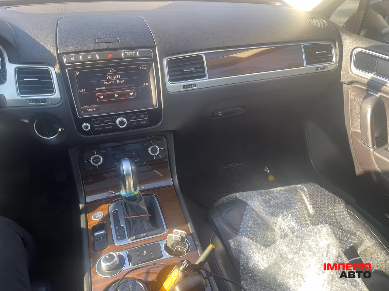 Volkswagen Touareg - фото 5