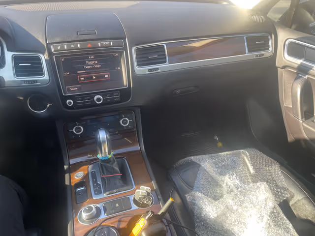 Volkswagen Touareg - фото 5