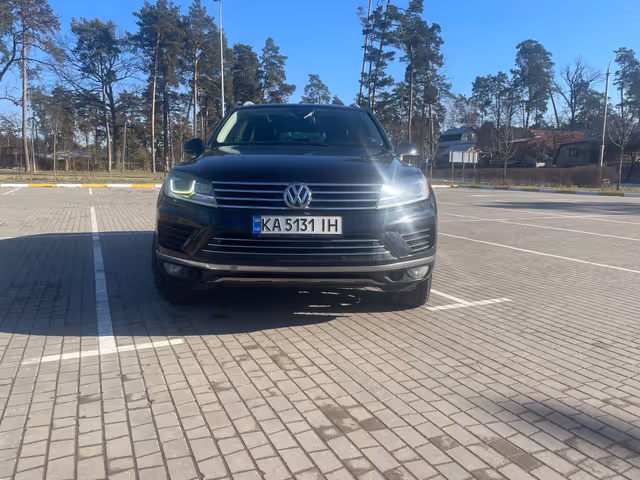 Volkswagen Touareg - фото 2