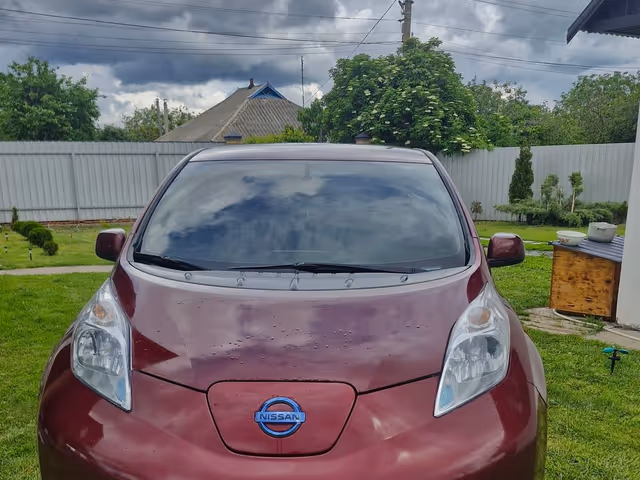 Nissan Leaf - фото 1
