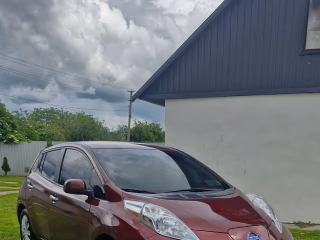Nissan Leaf - фото 2
