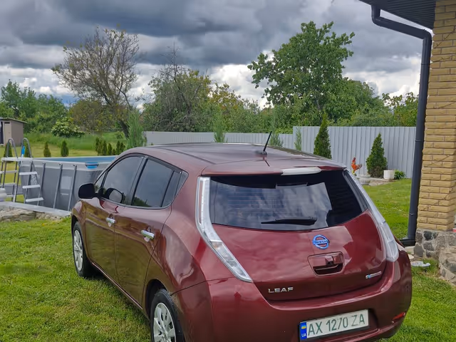 Nissan Leaf - фото 4
