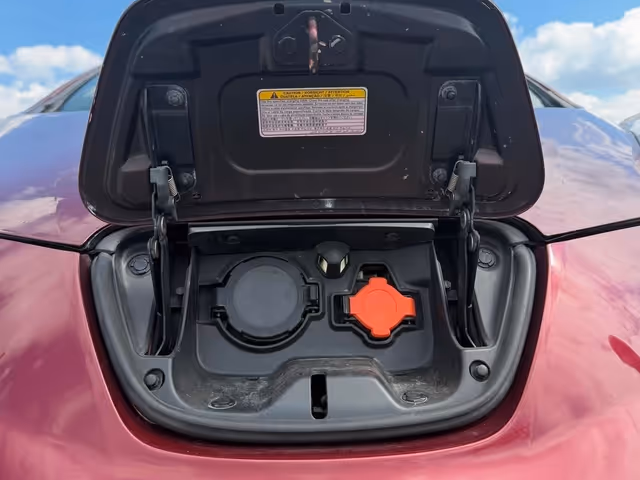Nissan Leaf - фото 5