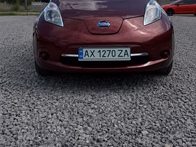 Nissan Leaf - фото 1