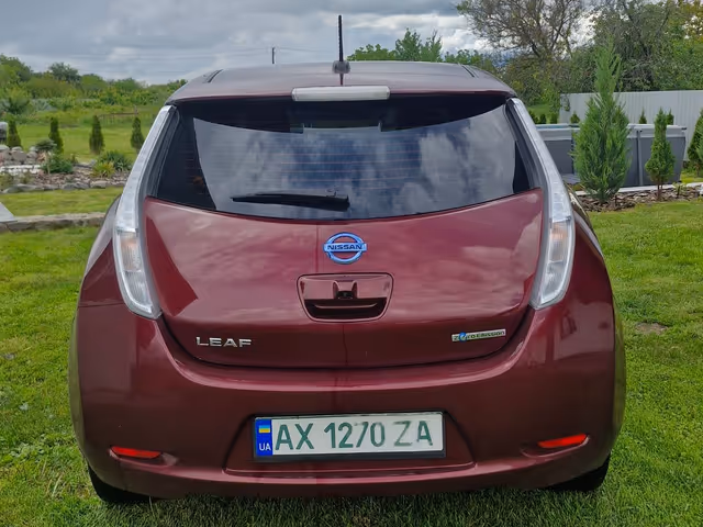 Nissan Leaf - фото 5