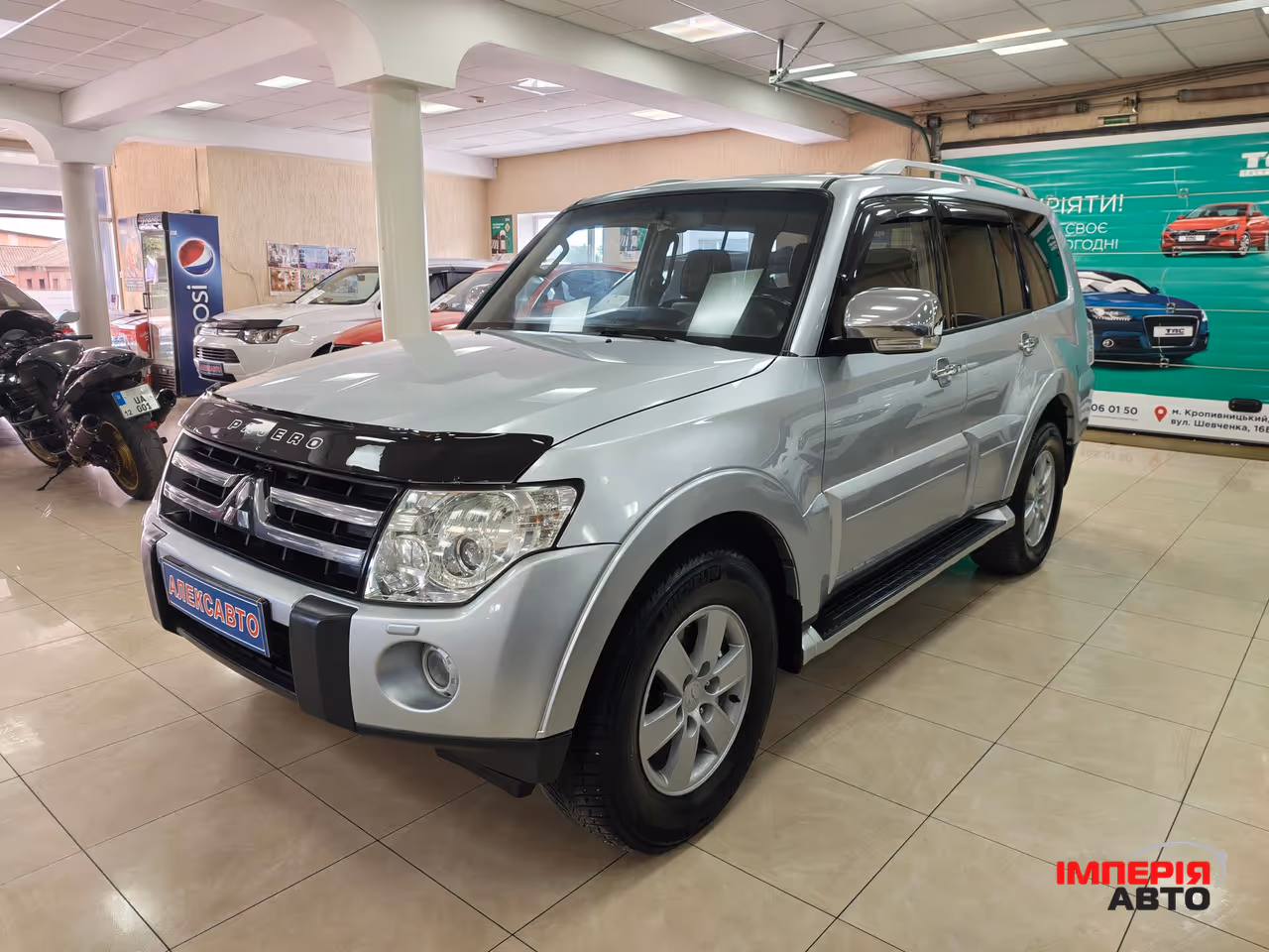 Mitsubishi Pajero - фото 1