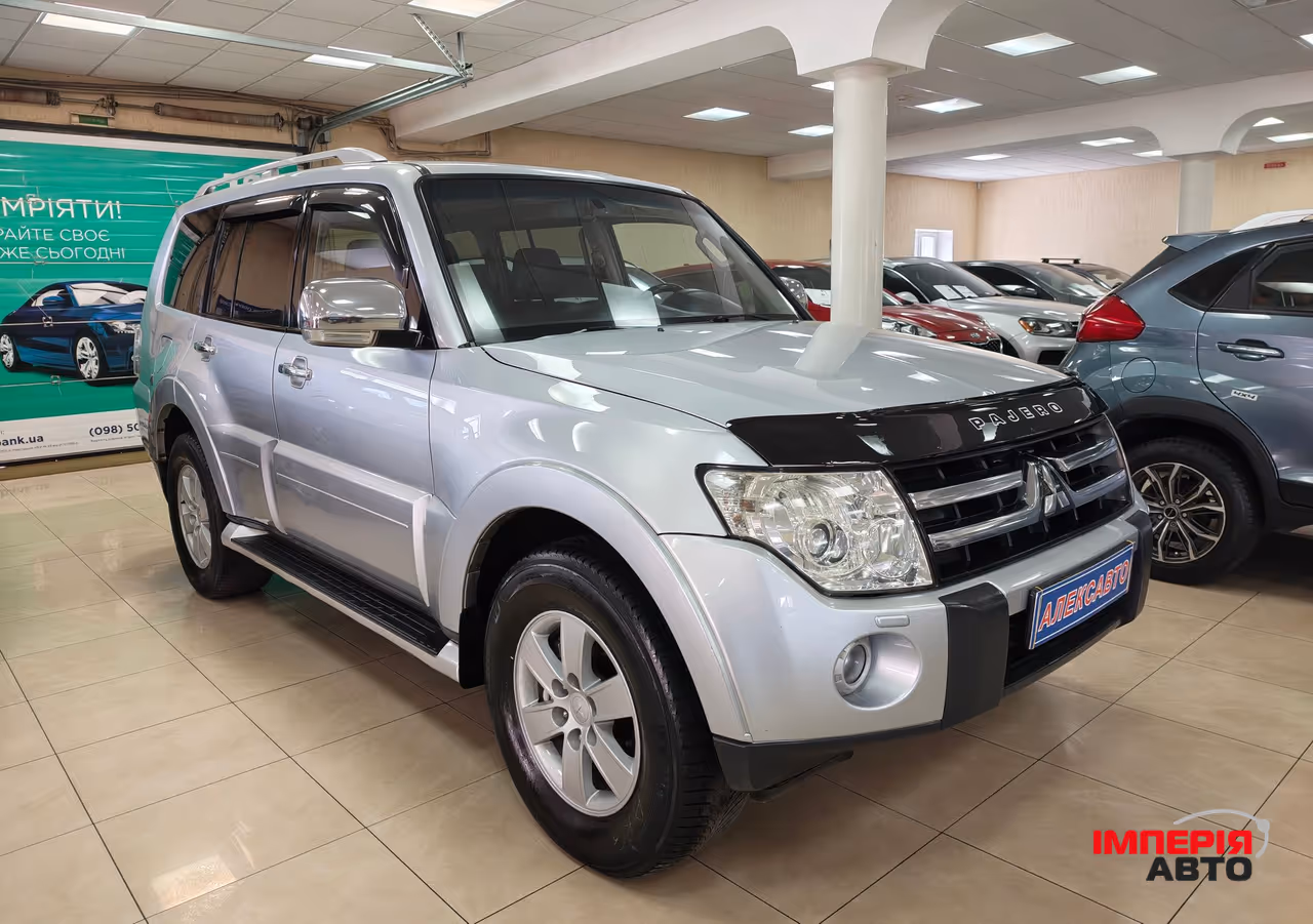Mitsubishi Pajero - фото 4