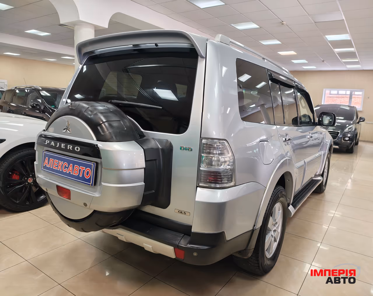 Mitsubishi Pajero - фото 3