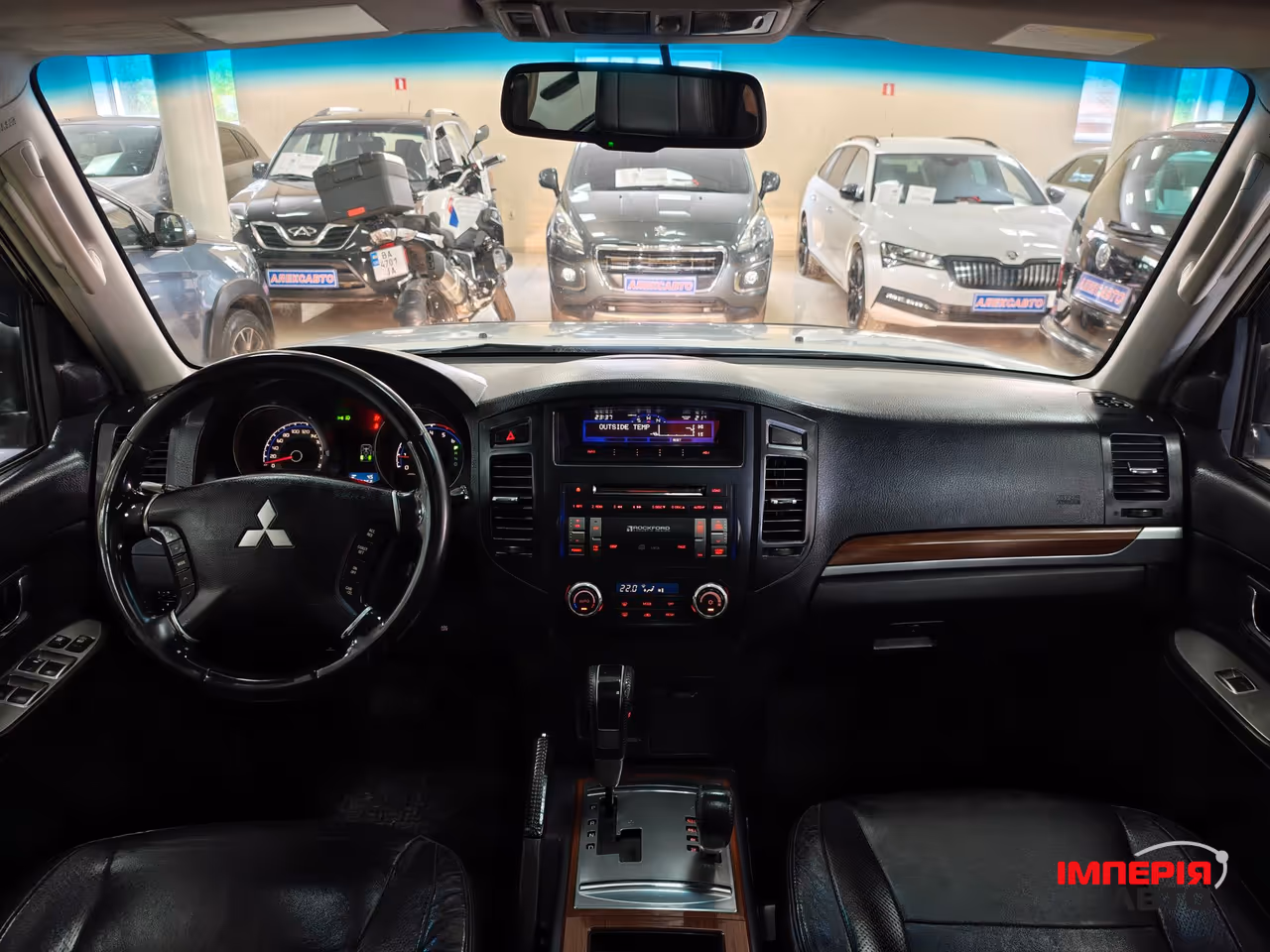 Mitsubishi Pajero - фото 11