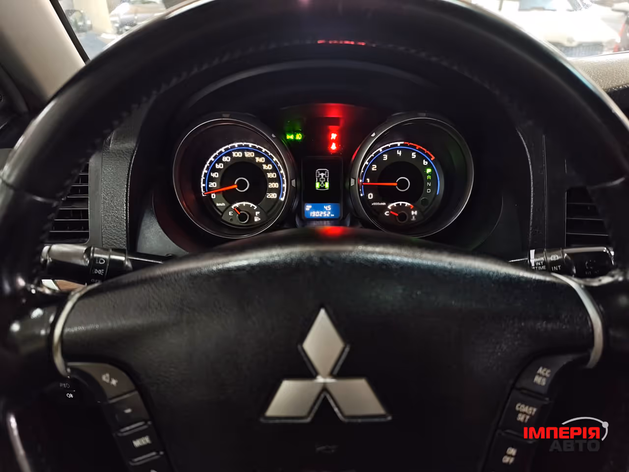 Mitsubishi Pajero - фото 14