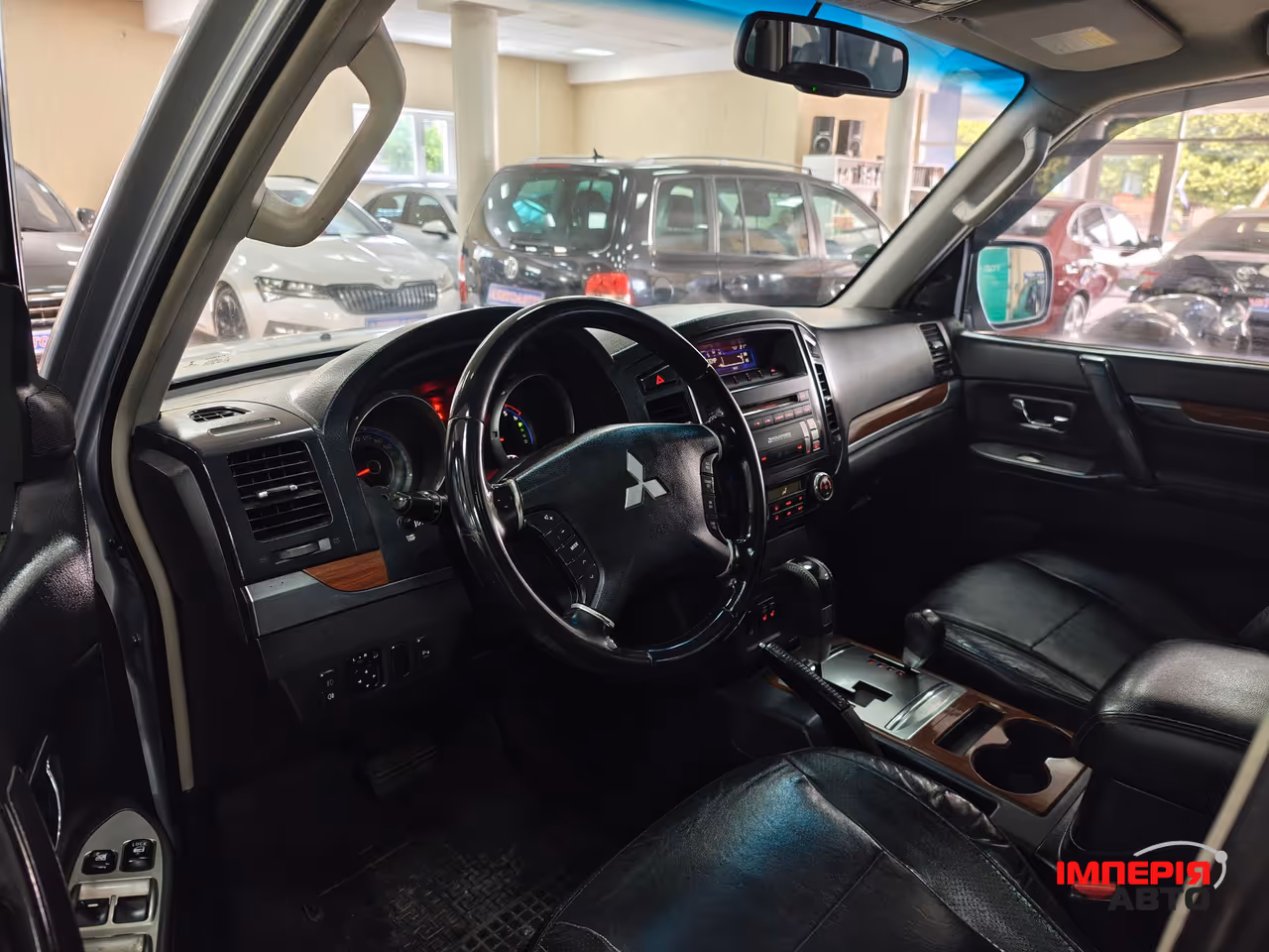 Mitsubishi Pajero - фото 8