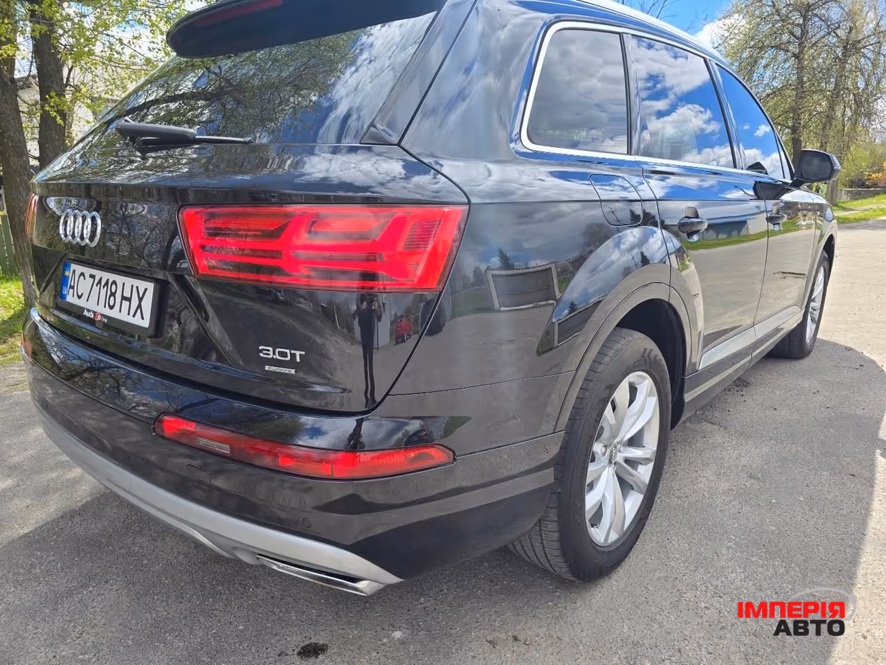 Audi Q7 - фото 24