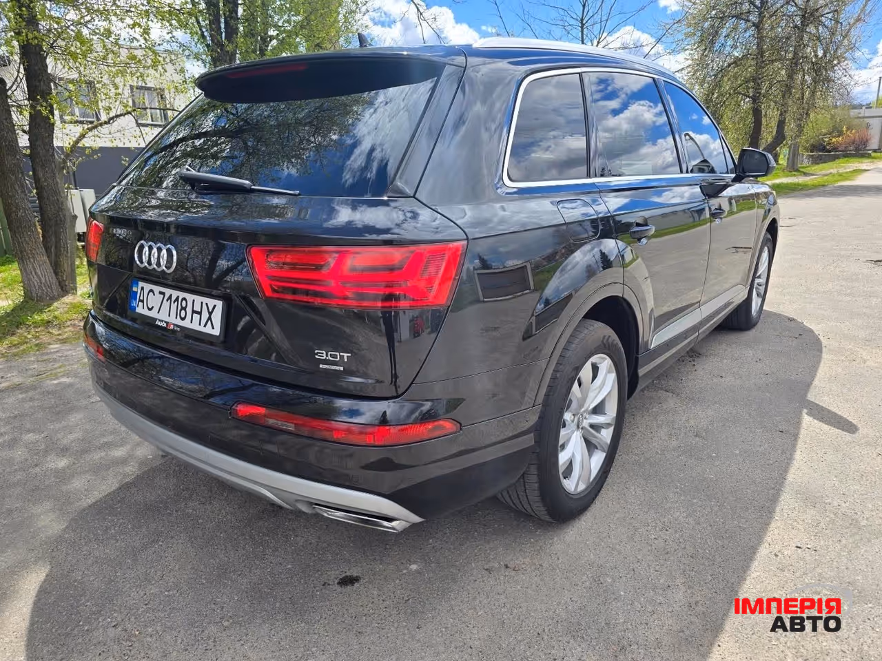 Audi Q7 - фото 25