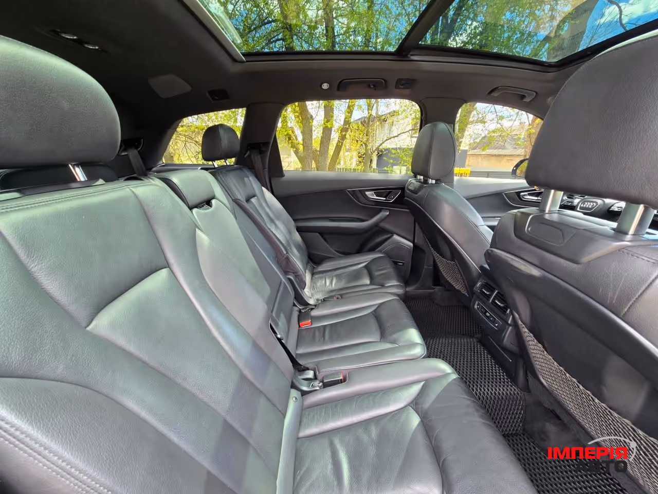 Audi Q7 - фото 18