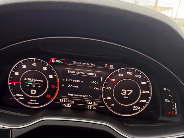 Audi Q7 - фото 4