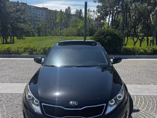 Kia K5 - фото 1