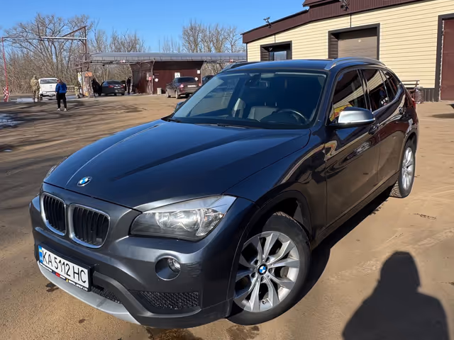 BMW X1 - фото 1