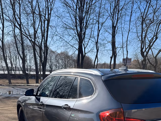 BMW X1 - фото 5