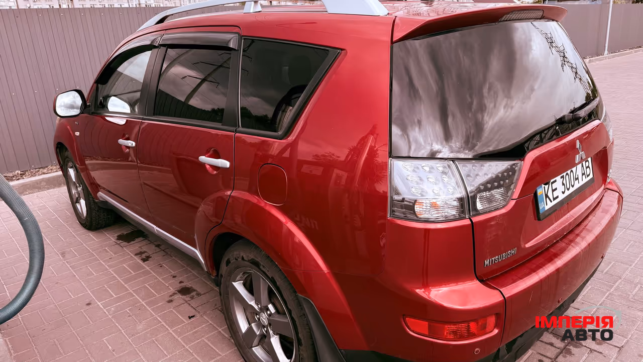 Mitsubishi Outlander - фото 7