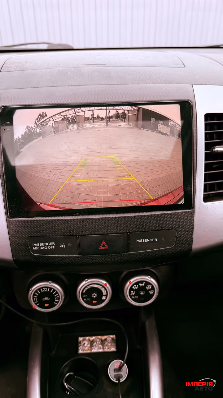Mitsubishi Outlander - фото 11