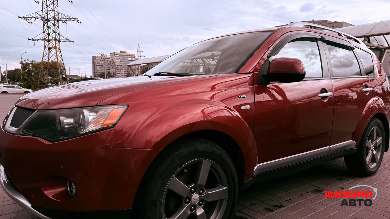 Mitsubishi Outlander - фото 2