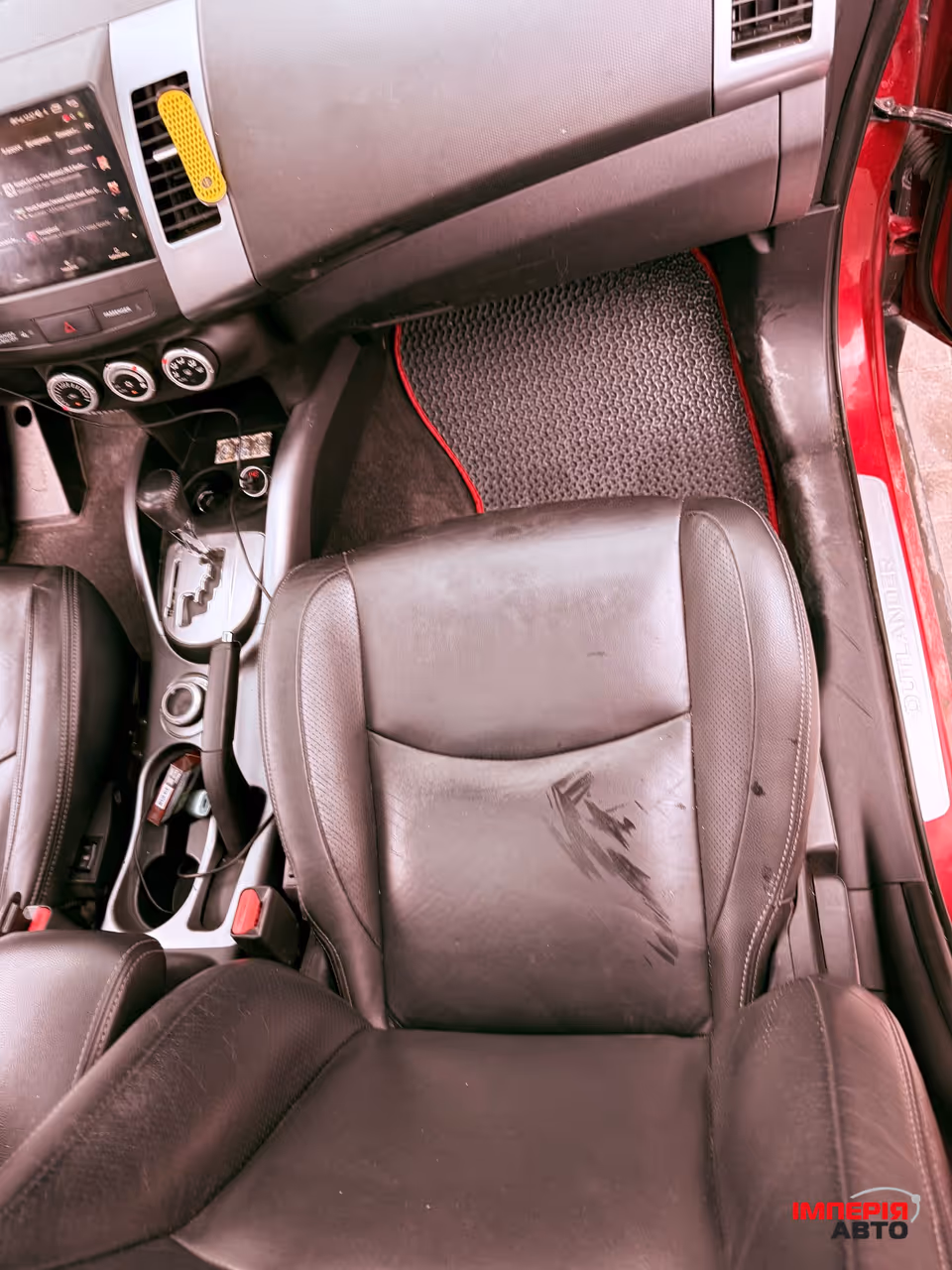 Mitsubishi Outlander - фото 12