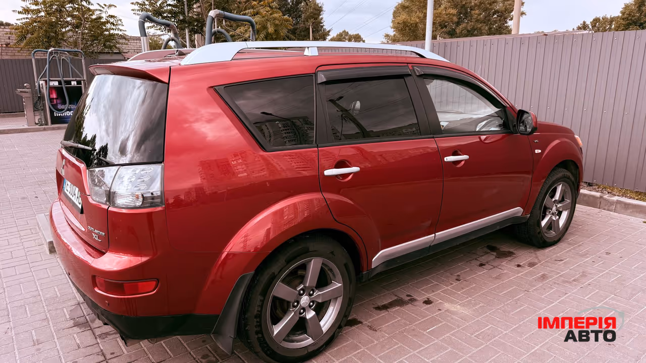 Mitsubishi Outlander - фото 8