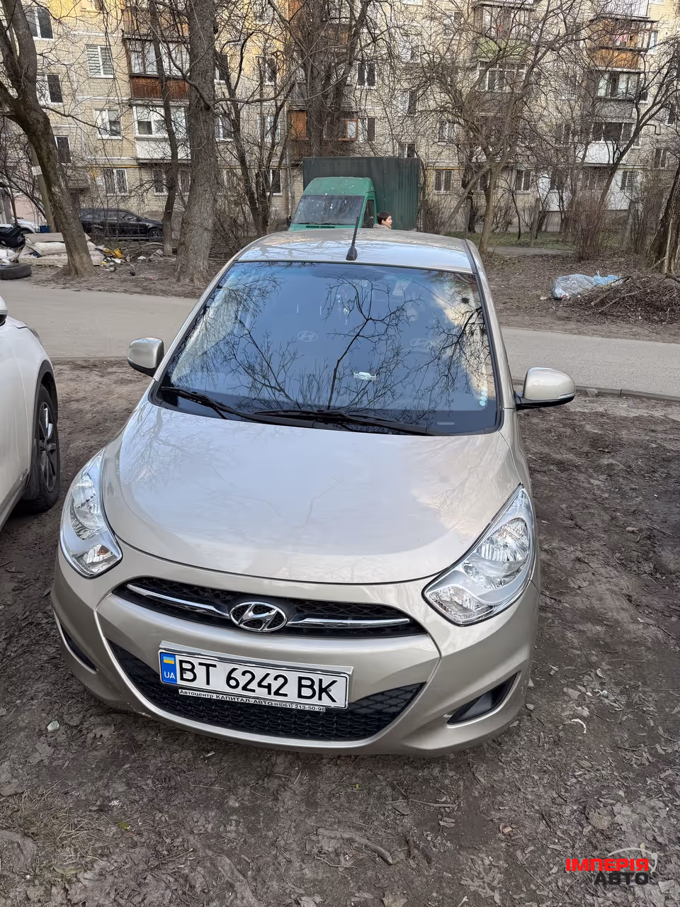 Hyundai i10 - фото 1