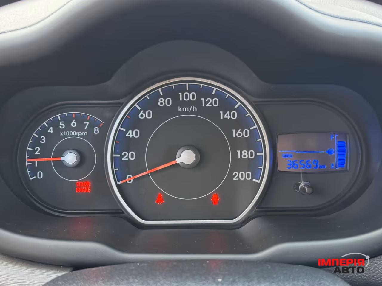 Hyundai i10 - фото 8