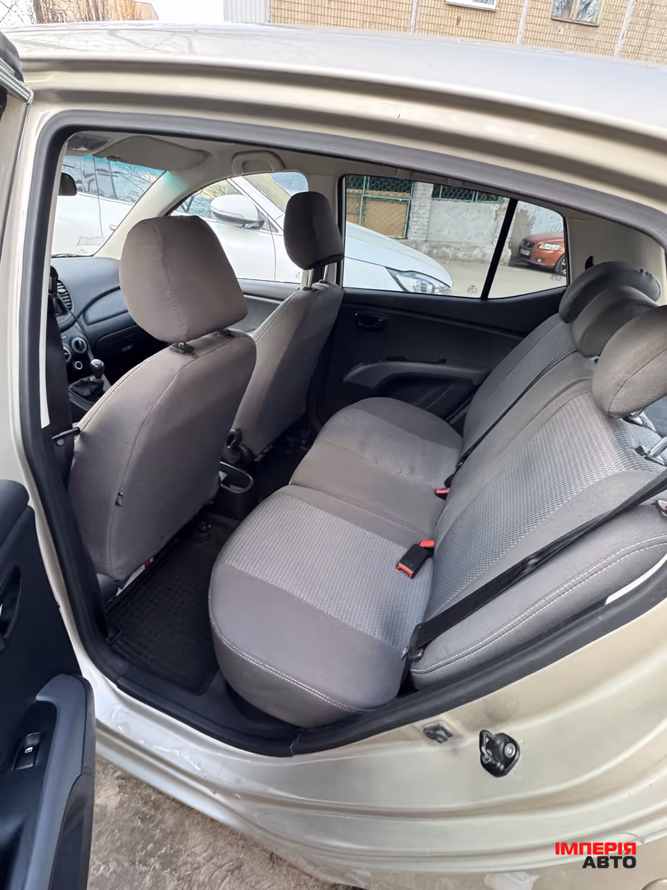 Hyundai i10 - фото 7