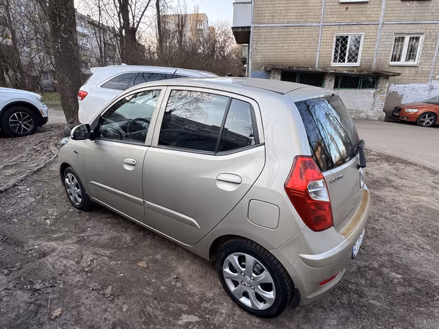 Hyundai i10 - фото 2