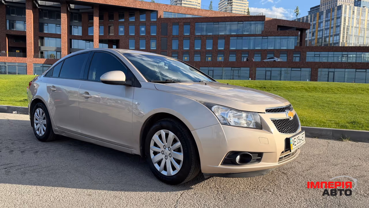 Chevrolet Cruze - фото 4