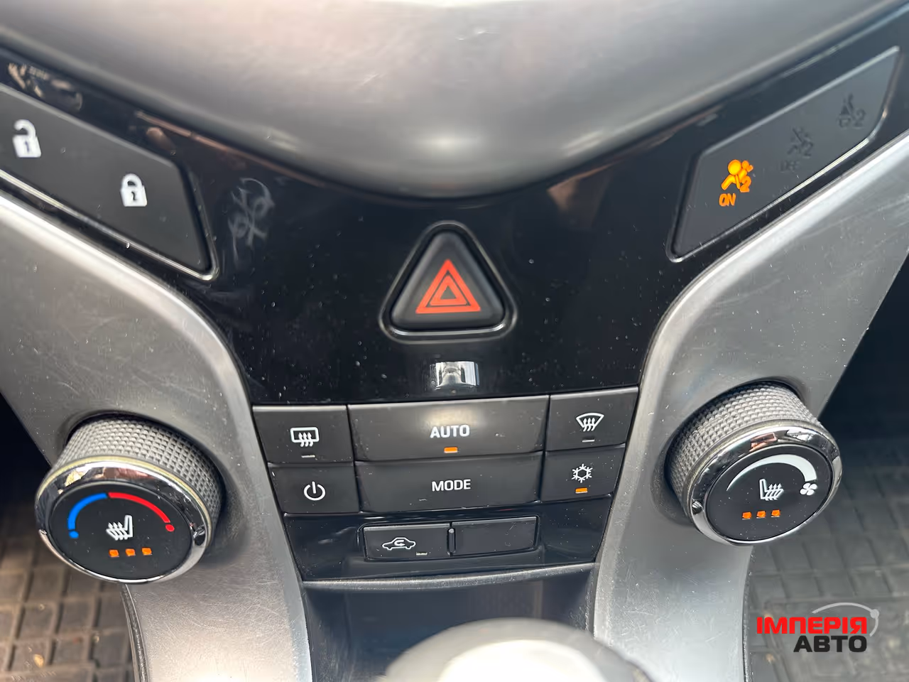 Chevrolet Cruze - фото 12