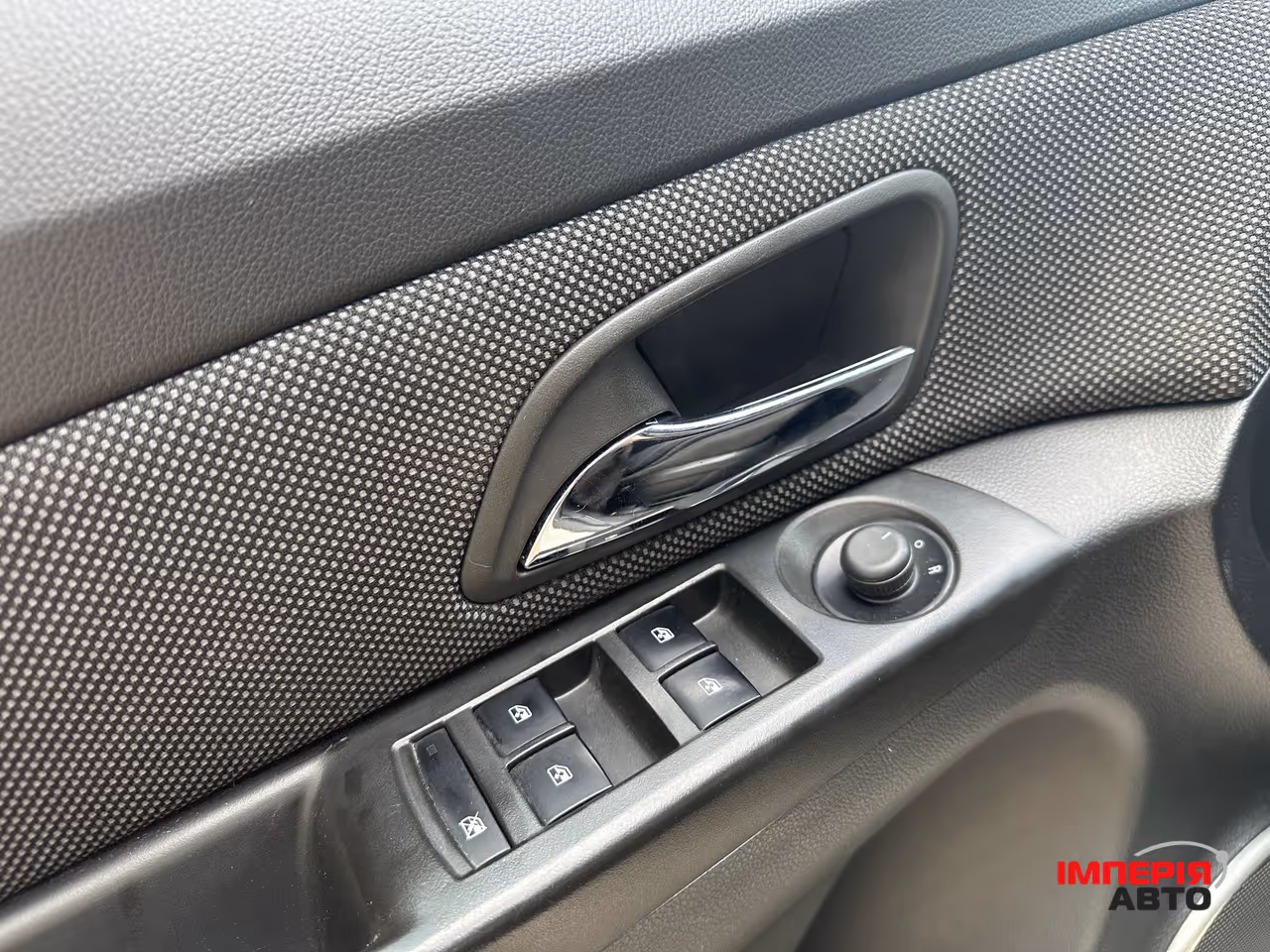 Chevrolet Cruze - фото 14
