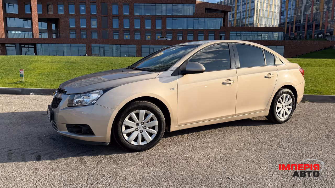 Chevrolet Cruze - фото 3