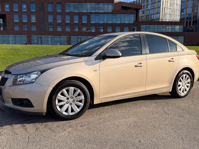 Chevrolet Cruze - фото 3