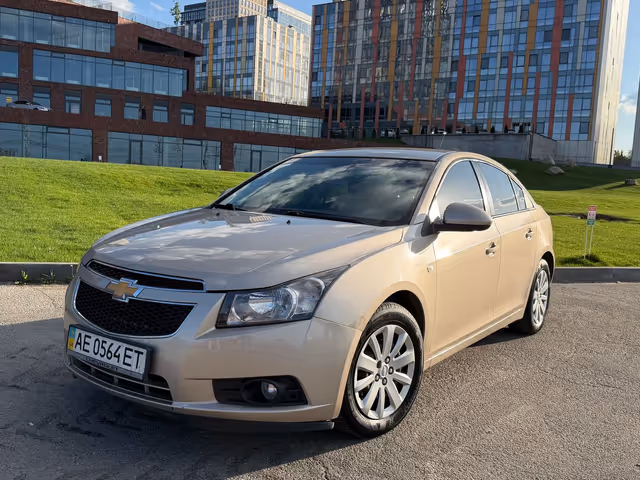 Chevrolet Cruze - фото 1